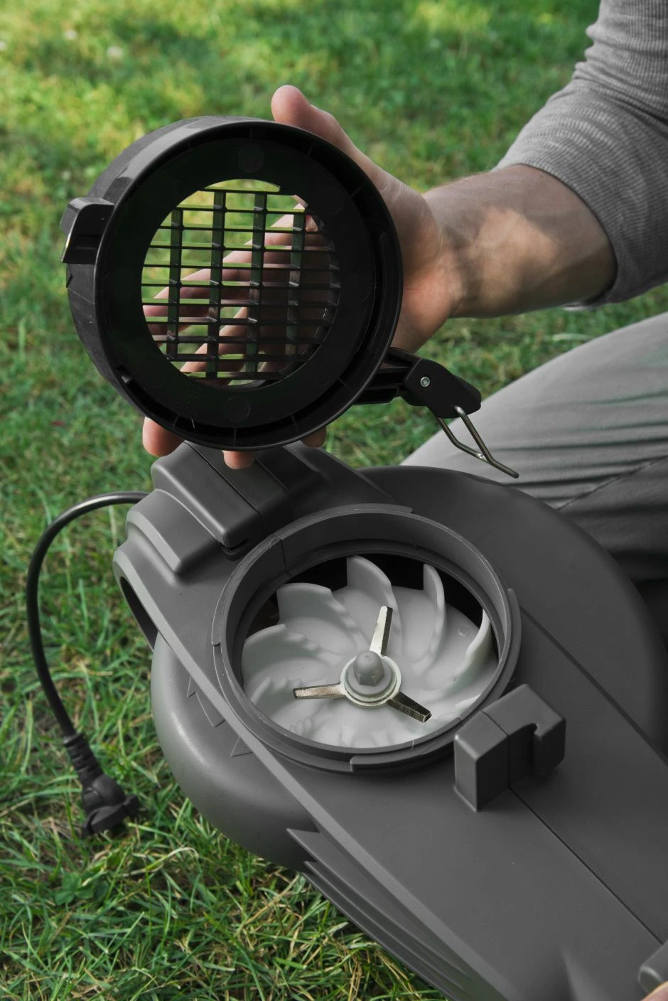 Stiga BL 130c V Elektrische Bladblazer Met Zuigfunctie - 2,6kW - 92m/s - 7m³/min 12 Stiga BL 130c V Elektrische Bladblazer Met Zuigfunctie - 2,6kW - 92m/s - 7m³/min - Afbeelding 10