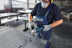 Bosch GWS 11-125 Haakse Slijper - 125mm - 1100W - 060179D002 7 Bosch GWS 11-125 Haakse Slijper - 125mm - 1100W - 060179D002 -Winkel Voor Huishoudelijk Gereedschap 1064059ec1a025cd4f5dbeb0e3e9a401