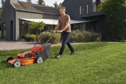 Husqvarna LC 142iS Accu Gazonmaaier - 50L - 42cm - 970541902 -Winkel Voor Huishoudelijk Gereedschap 34f007c650ad53abdc998485894dee2a