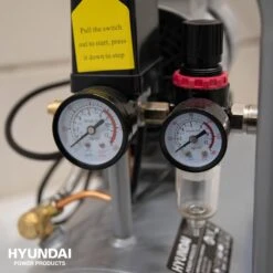 Hyundai 55754 Stille Compressor - 30L - 8bar -Winkel Voor Huishoudelijk Gereedschap 4e4706e1ab5bcf2538d89eede764861b