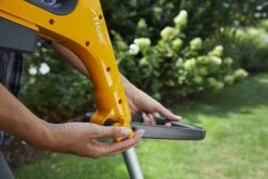 Stiga GT 100e Kit Accu Grastrimmer - 25cm - Telescopisch -Winkel Voor Huishoudelijk Gereedschap 572d1f7520394818081d68b4e63c56cd