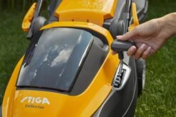 Stiga COLLECTOR 136e Kit Accu Grasmaaier Set (2x 2,0Ah) - 35L - 250m² 30 Stiga COLLECTOR 136e Kit Accu Grasmaaier Set (2x 2,0Ah) - 35L - 250m² -Winkel Voor Huishoudelijk Gereedschap 57d0bed6b95d59aa7930daf0a4e86d49
