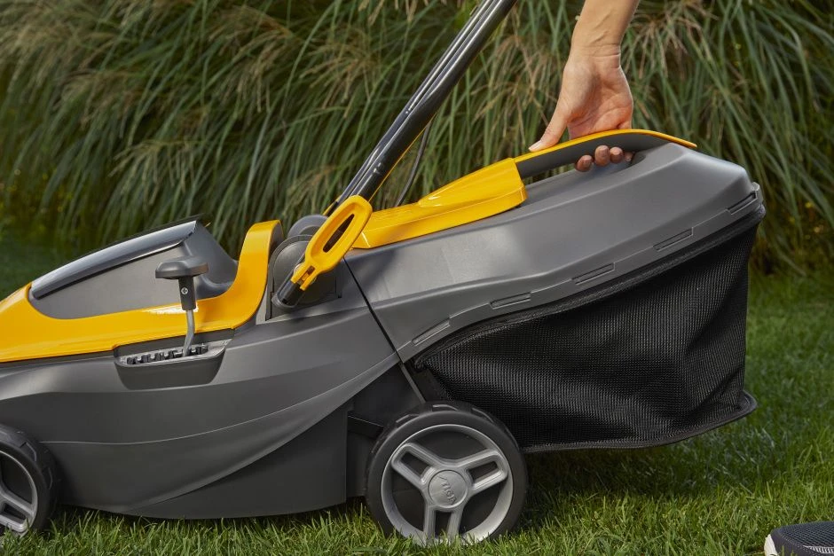 Stiga COLLECTOR 136e Kit Accu Grasmaaier Set (2x 2,0Ah) - 35L - 250m² 14 Stiga COLLECTOR 136e Kit Accu Grasmaaier Set (2x 2,0Ah) - 35L - 250m² - Afbeelding 12