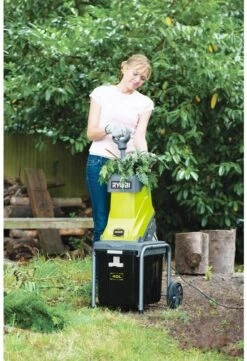 Ryobi RSH2545B Hakselaar - 2500W - 5133002512 -Winkel Voor Huishoudelijk Gereedschap 7b3273eebaa97406624c1c4969aea53c