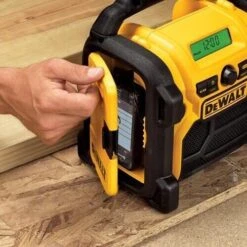 DeWalt DCR020 10.8-18V Li-Ion Accu Bouwradio - DAB+ - Werkt Op Netstroom & Accu - DCR020-QW -Winkel Voor Huishoudelijk Gereedschap 8ac1f5763676737a067aca0fb4050ca7