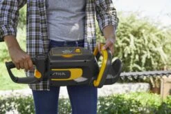 Stiga HT 700e Accu Heggenschaar Body - 56cm - 34mm -Winkel Voor Huishoudelijk Gereedschap 966ce624ace9ac1b56d5a09d0d8c95f4