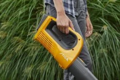 Stiga BL 100e Kit Accu Bladblazer Set (1x 4,0Ah) - 32m/s - 7,8m³/min -Winkel Voor Huishoudelijk Gereedschap 9c539bbf87e9a794c07187b7f85673b9