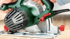 Bosch PKS 66 AF Cirkelzaag Met Geleiderail - 1600W - 0603502000 12 Bosch PKS 66 AF Cirkelzaag Met Geleiderail - 1600W - 0603502000 -Winkel Voor Huishoudelijk Gereedschap d3fc79ccb0adefba884a4003e8048bb2