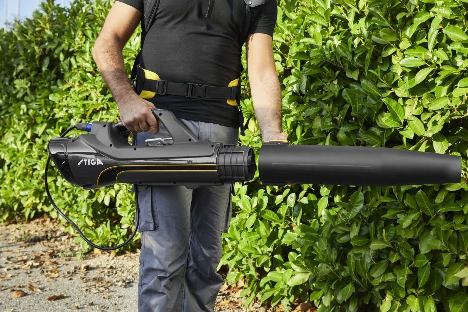 Stiga BL 980 R Benzine Bladblazer - 75,6cc - 2-takt - 100m/s - 25m³/min - 3,1kW 19 Stiga BL 980 R Benzine Bladblazer - 75,6cc - 2-takt - 100m/s - 25m³/min - 3,1kW - Afbeelding 17