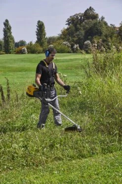 Stiga BC 760 B Benzine Bosmaaier - 52,8cc - 1,7kW - 2-takt - 45cm -Winkel Voor Huishoudelijk Gereedschap ff06785278550836bc51130703f3ef65